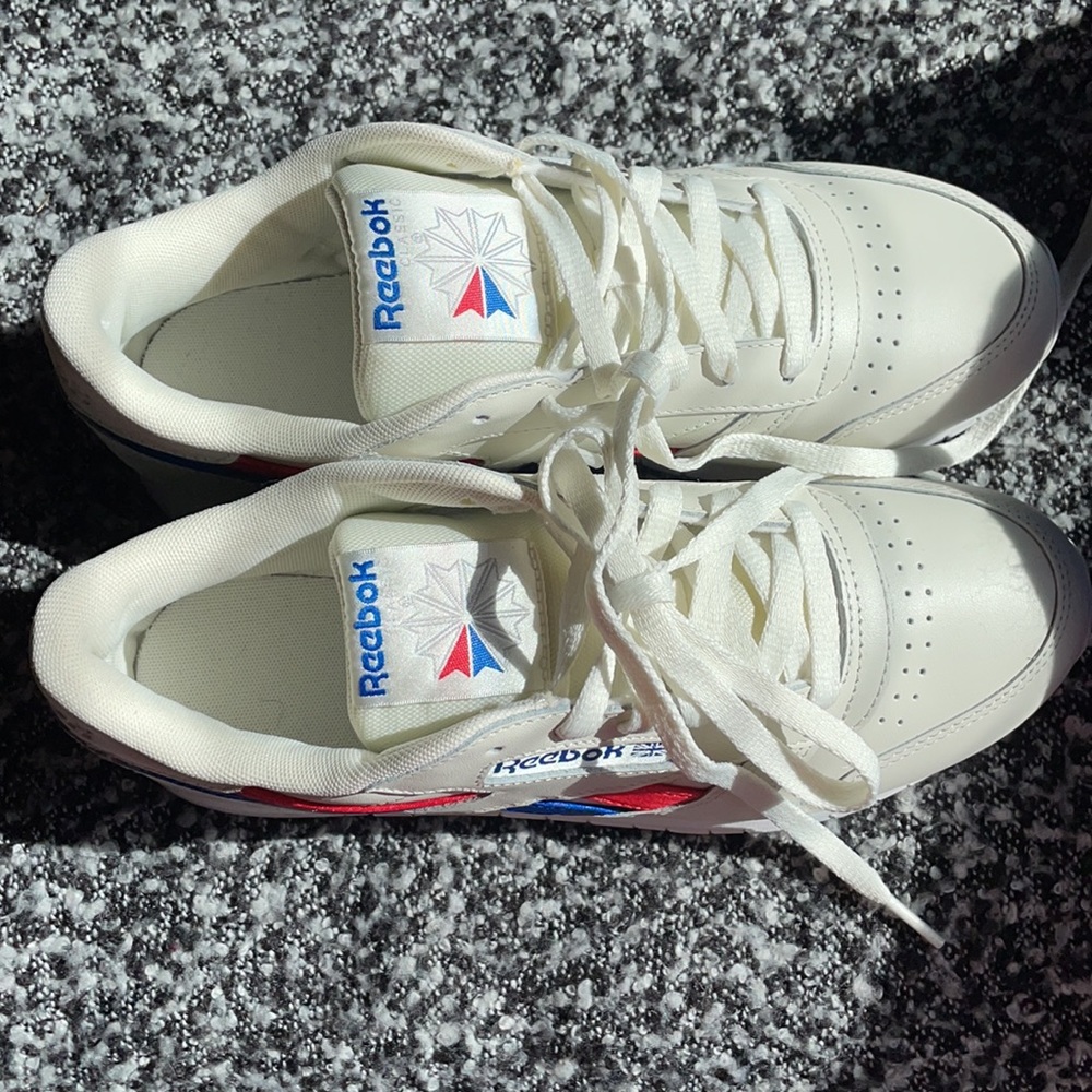 New Reebok classic - Picture 2 of 4